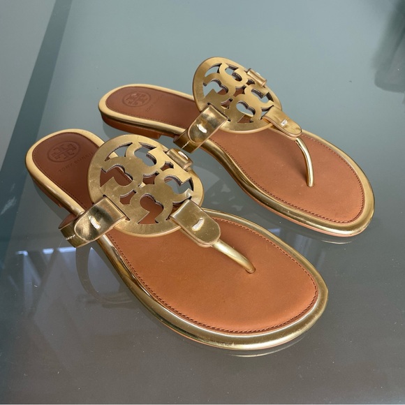 TORY BURCH Metal Miller Thong Flip Flop Gold Tan Sandals \\ 7 - Picture 2 of 8
